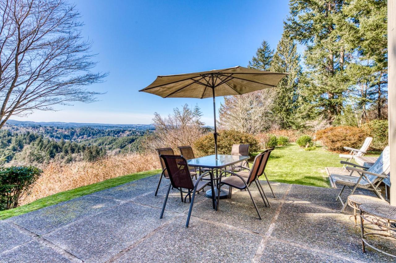 Forest Ridge Retreat Coos Bay Exterior photo